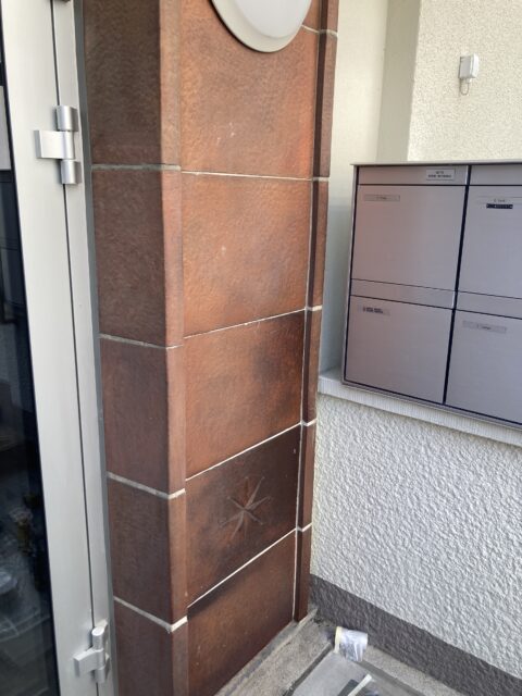 mauer-briefkasten-hauseingang
